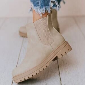 Marco Republic Women's 9 Combat Chelsea Ankle Boot Natural Lug Platform Chunky